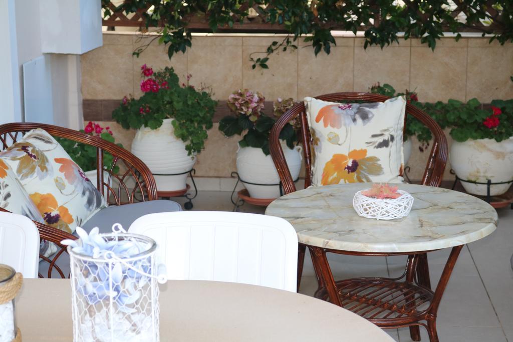 Golden Suites Ofrínion المظهر الخارجي الصورة
