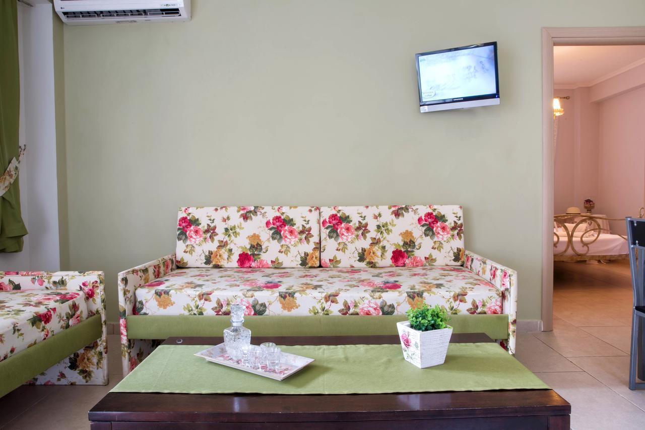 Golden Suites Ofrínion المظهر الخارجي الصورة