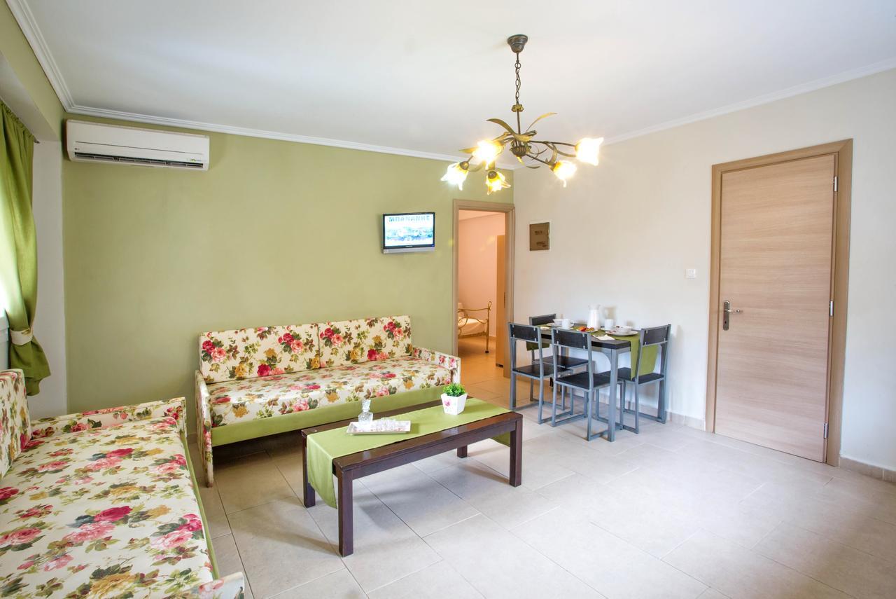 Golden Suites Ofrínion المظهر الخارجي الصورة