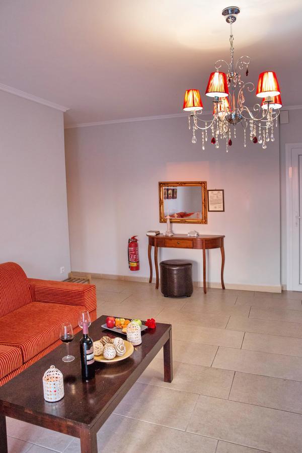 Golden Suites Ofrínion المظهر الخارجي الصورة