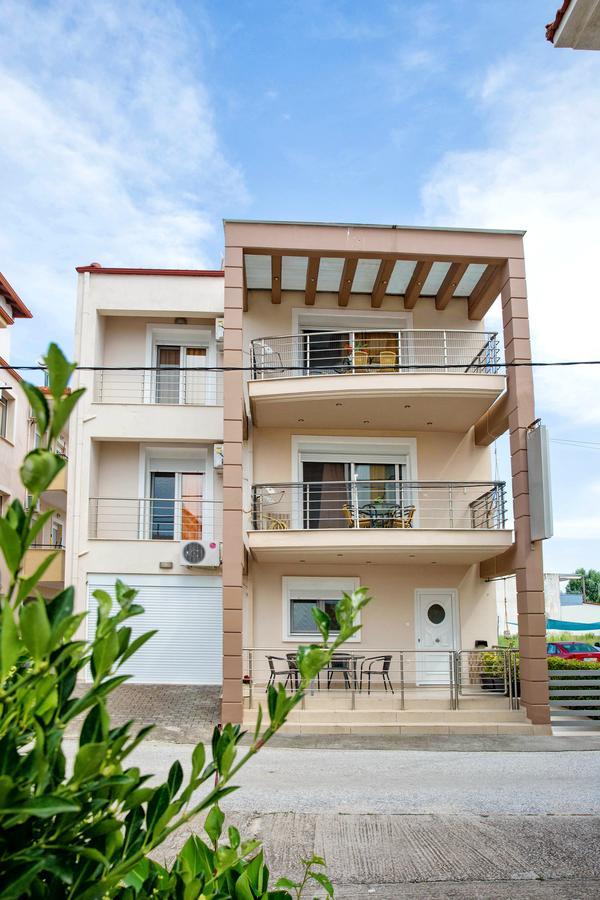 Golden Suites Ofrínion المظهر الخارجي الصورة