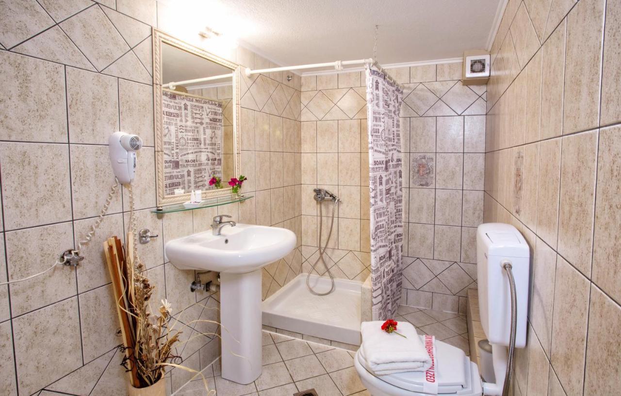 Golden Suites Ofrínion المظهر الخارجي الصورة